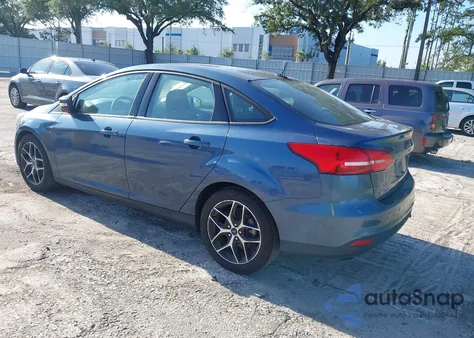 2018 Ford Focus Sel z USA, uszkodzony, nr VIN 1FADP3H22JL216037